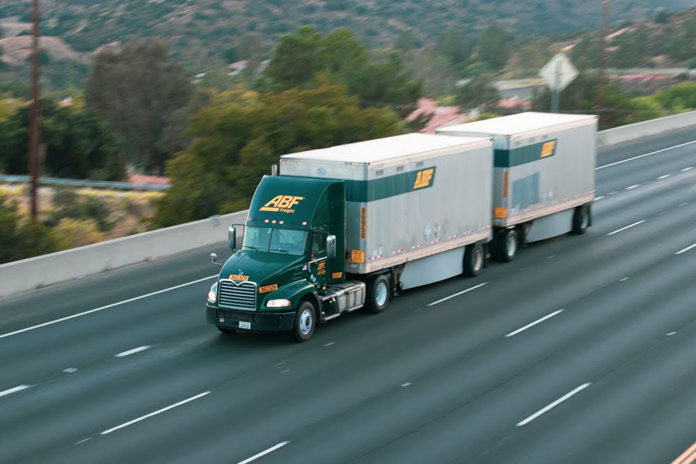 Las Vegas, NV - Tractor-Trailer Crash on US 95 at Casino Ctr Blvd Causes Injuries
